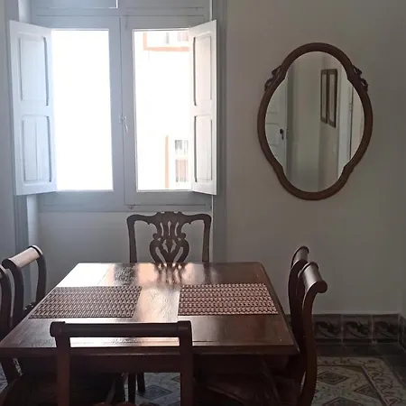 Beautiful 4-bed House With Large Roof Terrace Las Palmas de Gran Canaria